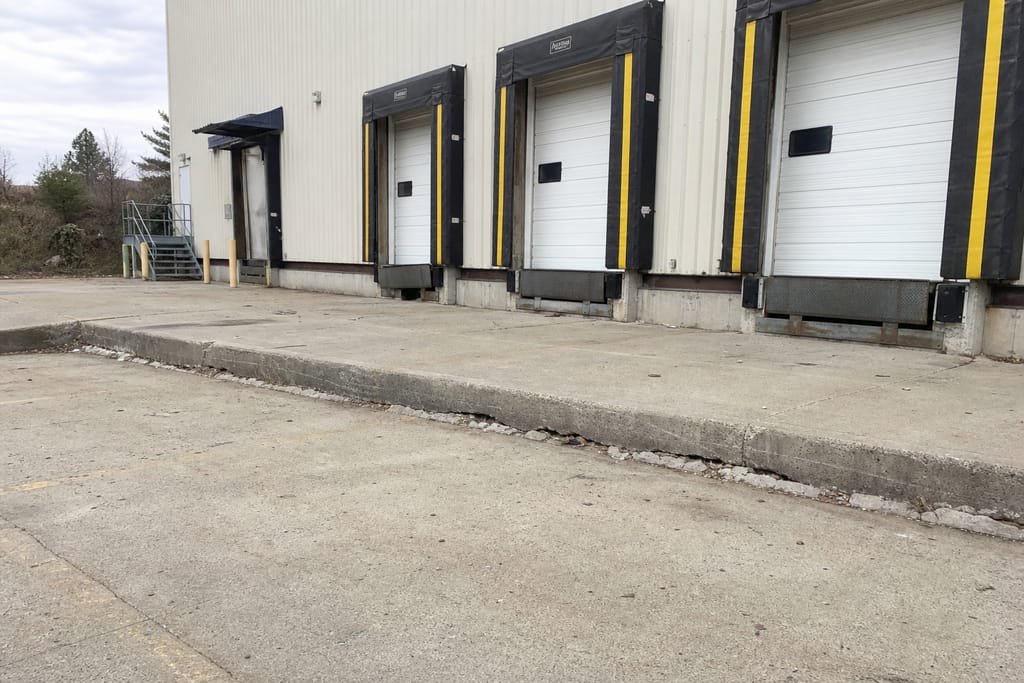 Loading Dock Leveling photo